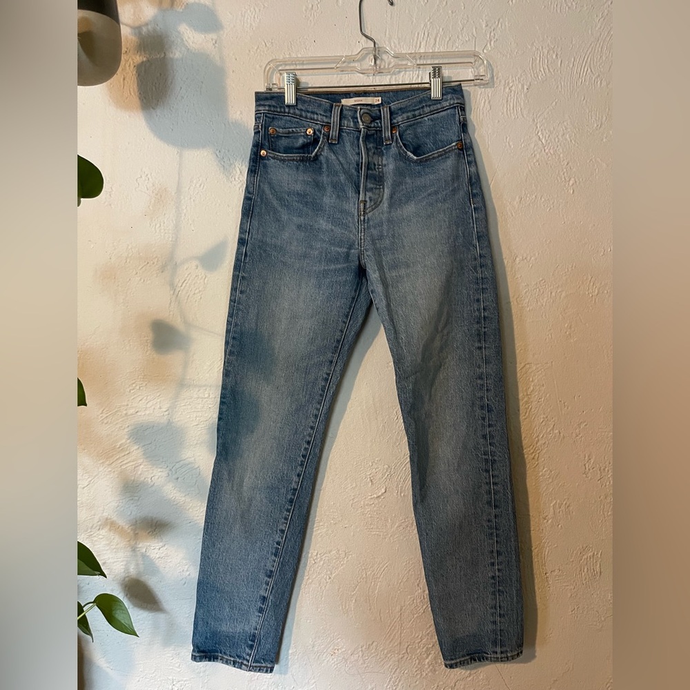 Levi’s Premium Wedgie Classic Blue Women's Jeans